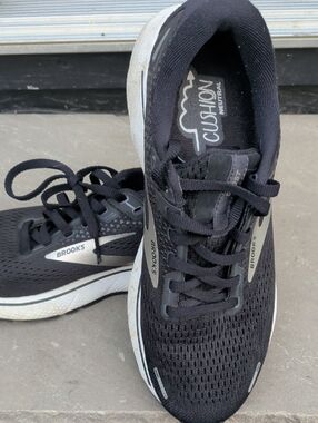 Brooks Ghost Size 9 Running Shoes